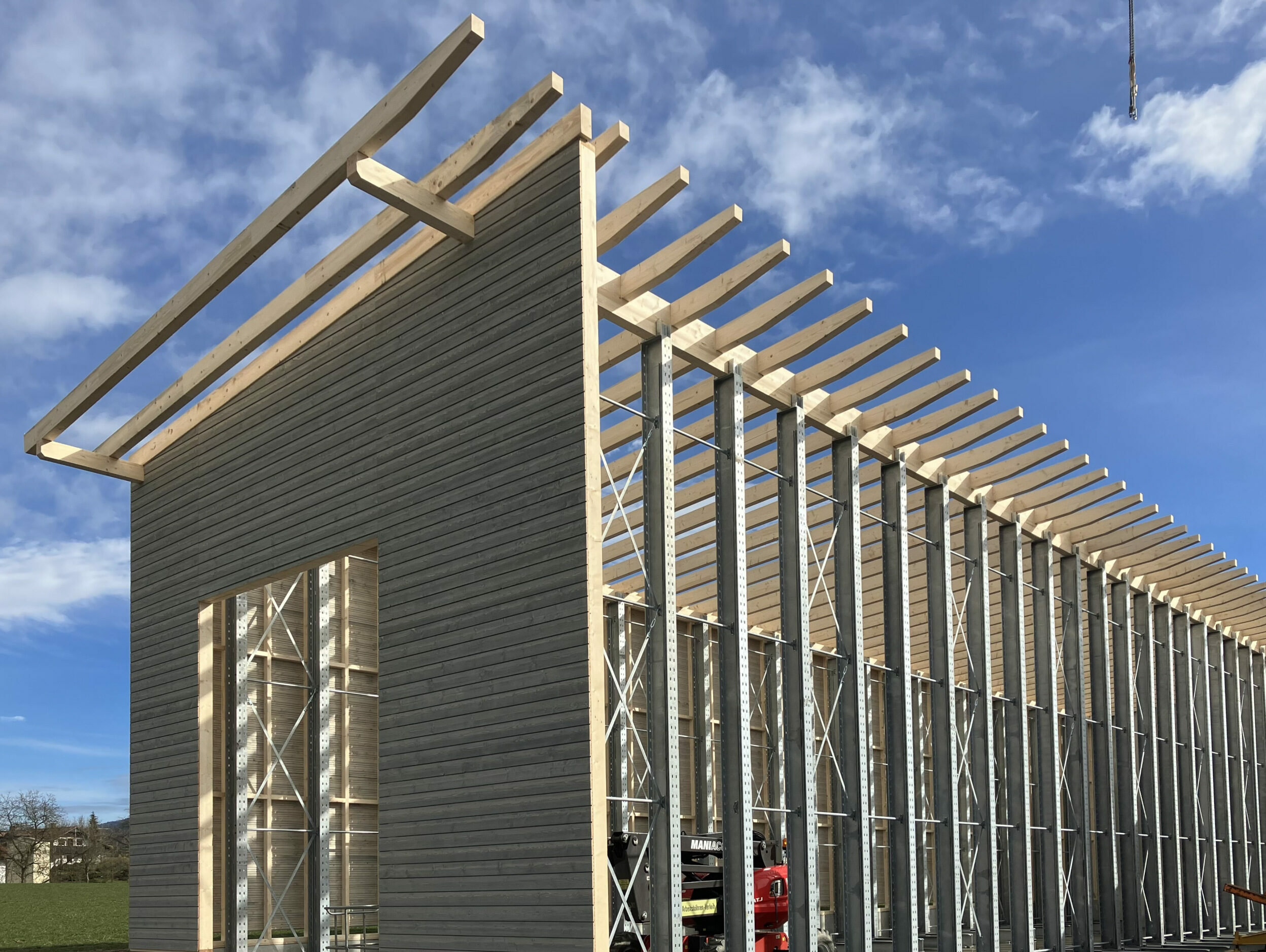 Rohbau Regalhalle auf Betriebsgelände von Massivholzbau Suttner in Wenamühl Haselbach