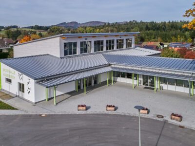 Außenansicht Turnhalle Haselbach