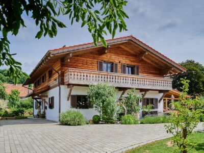 Massivholzhaus St_W im Blockhaus-Stil